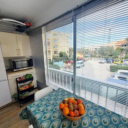 Apartament Renove A Deux Pas De La De Sainte Asile A Pin Rolland Saint-Elme