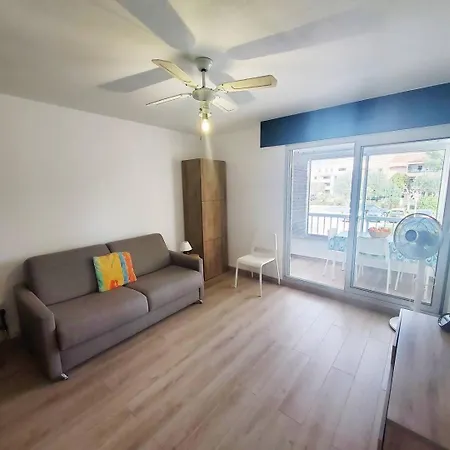 Apartament Renove A Deux Pas De La De Sainte Asile A Pin Rolland *