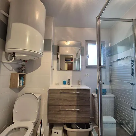 Renove A Deux Pas De La De Sainte Asile A Pin Rolland Apartament *