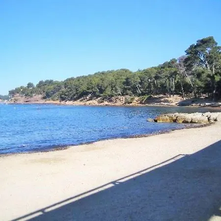 Apartament Renove A Deux Pas De La De Sainte Asile A Pin Rolland Saint-Elme