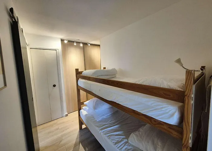Renove A Deux Pas De La De Sainte Asile A Pin Rolland Saint-Elme