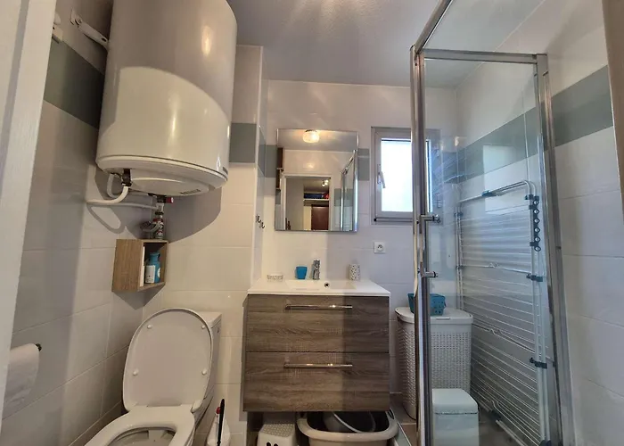 Renove A Deux Pas De La De Sainte Asile A Pin Rolland شقة *